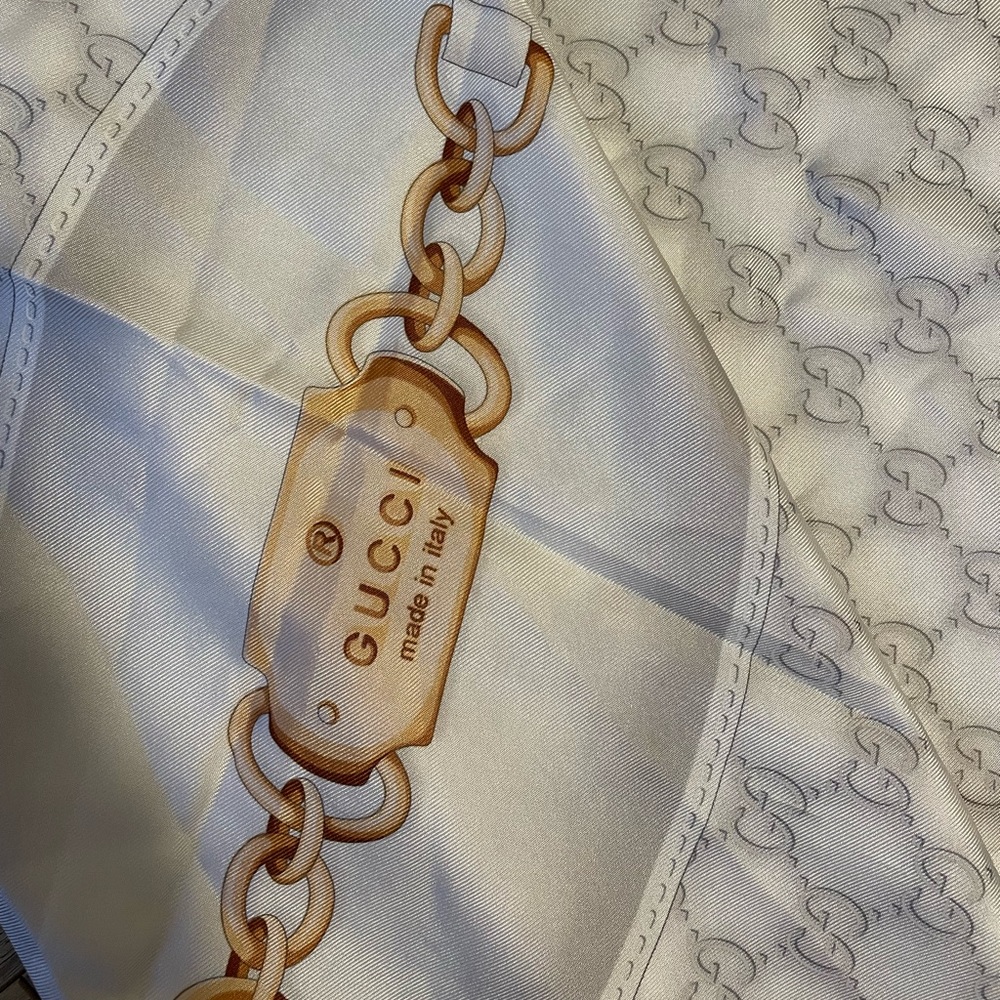 Grey Gucci scarf